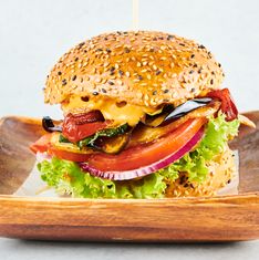 Thronburger_Veggie Burger_ Gruenburger_3